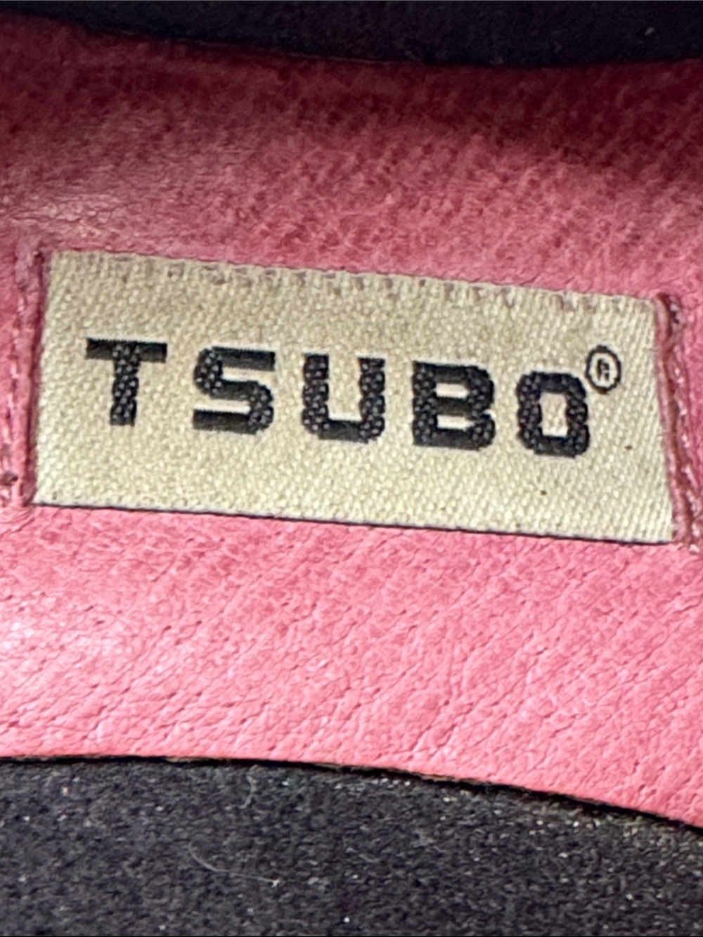 Tsubo Black Leather Mary Jane Heels with Pink Interior Size 9 BHE10010 - Picture 7 of 8